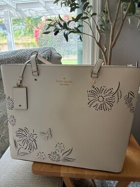 kate spade Cream Floral Laser-Cut Tote NWOT